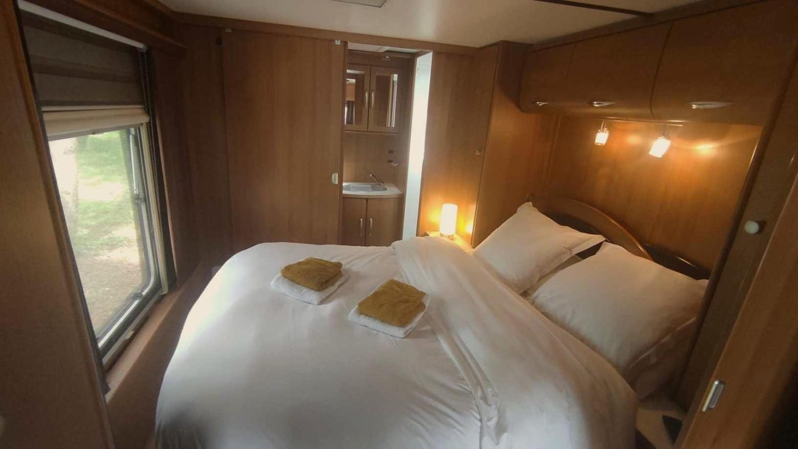 Chambres Insolites Caravanes -B&B -Cheverny -Chambord -Zoo Beauval-Autour Du Peu Fougeres-sur-Bievre 外观 照片